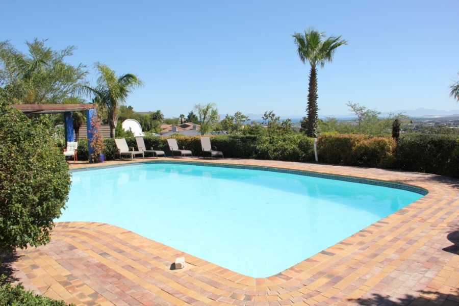 To Let 2 Bedroom Property for Rent in Rome Glen Western Cape